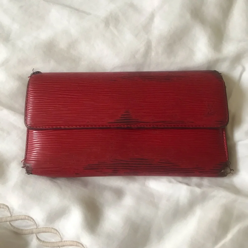 Louis Vuitton Epi wallet